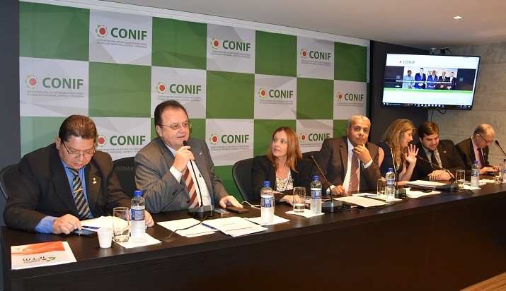 Dirigentes da Setec participam de reunião do Conif