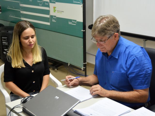 Vinte e quatro novos servidores tomam posse no Ifes