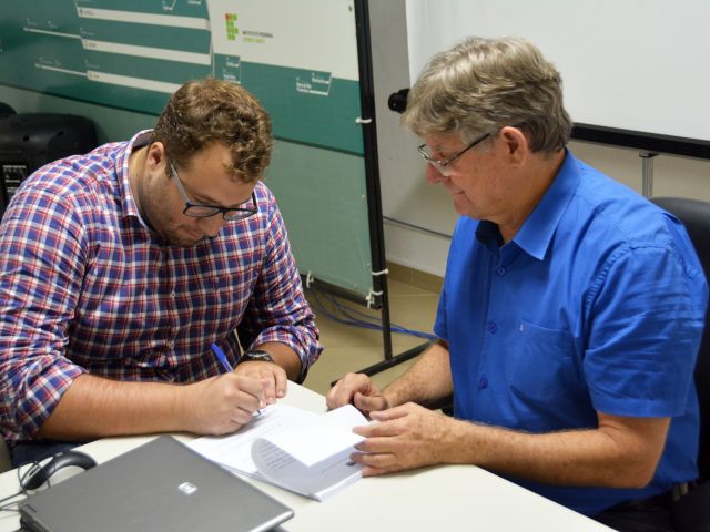 Vinte e quatro novos servidores tomam posse no Ifes