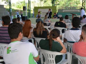 Campus Cachoeiro recebe primeiro debate dos candidatos a reitor