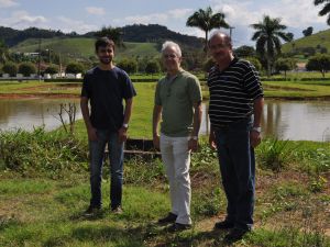 Reitor visita campus de Alegre