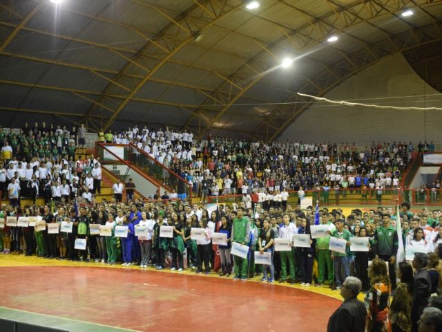 Animação de atletas marca a abertura do JIF 2019