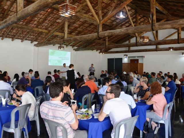 Ifes e Sicoob realizam almoço com produtores capixabas e juízes da Cup of Excellence