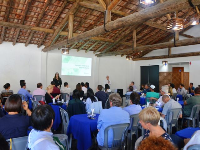 Ifes e Sicoob realizam almoço com produtores capixabas e juízes da Cup of Excellence