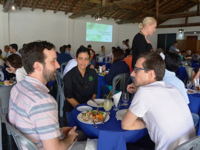 Ifes e Sicoob realizam almoço com produtores capixabas e juízes da Cup of Excellence