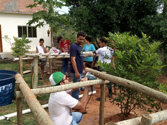 Projeto de extensão do Campus de Alegre leva peixes e hortaliças para idosos de Jerônimo Monteiro