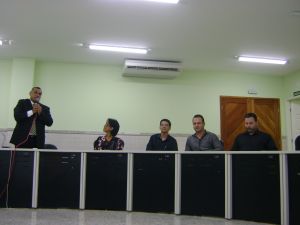 2014 - Estudantes e familiares participam de aula inaugural em Barra de São Francisco