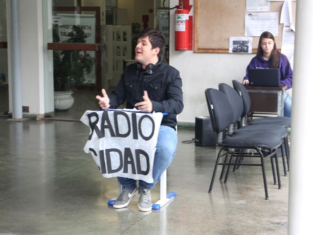 Evento no pátio do Campus Vitória discute a temática da Democracia e Cidadania