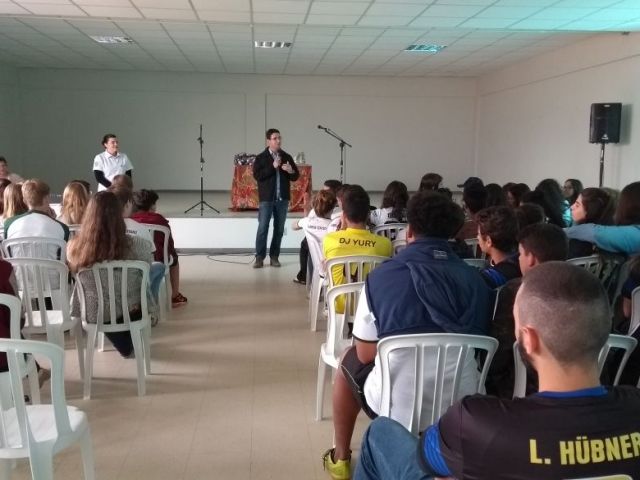 Campus Centro-Serrano inaugura novo espaço da biblioteca