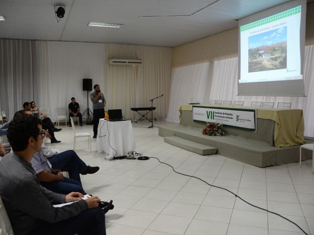 Seminário de Pesquisa, Pós-Graduação e Extensão reúne servidores de 9 campi em Barra de São Francisco