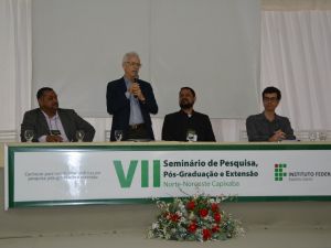 Seminário de Pesquisa, Pós-Graduação e Extensão reúne servidores de 9 campi em Barra de São Francisco