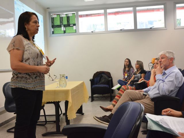 I Ciclo de Debates reúne professores da educação básica do Campus Vitória