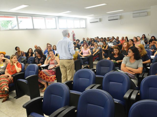 I Ciclo de Debates reúne professores da educação básica do Campus Vitória