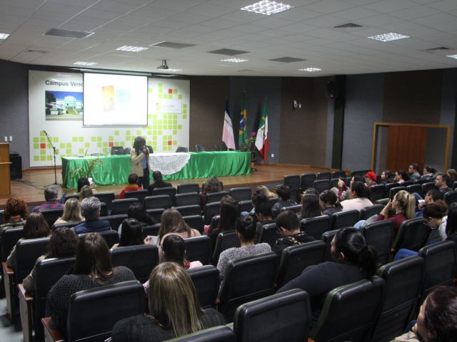 Campus Venda Nova inicia curso sobre relações étnico-raciais na educação