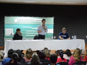 Confira fotos e vídeo do último debate entre candidatos a reitor