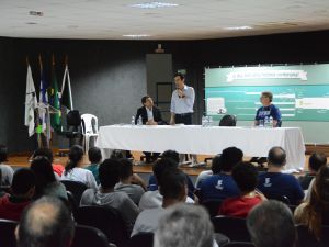 Confira fotos e vídeo do último debate entre candidatos a reitor