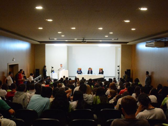 Debate dos candidatos a reitor em Santa Teresa