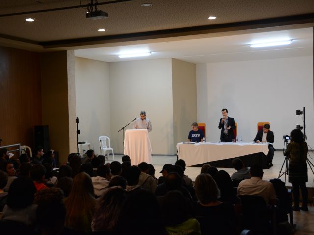 Debate dos candidatos a reitor em Santa Teresa