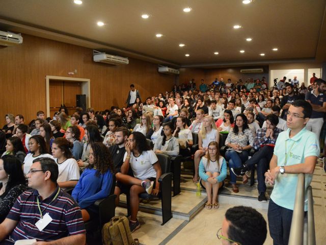 Debate dos candidatos a reitor em Santa Teresa