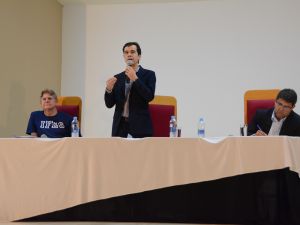 Debate dos candidatos a reitor em Santa Teresa