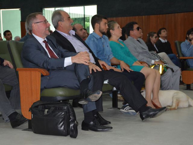 Entrega do primeiro cão-guia no Campus de Alegre