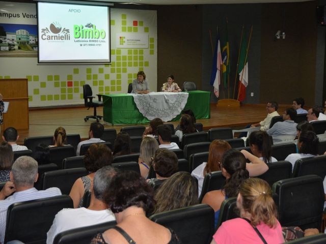 Campus Venda Nova recebe produtores rurais em palestras sobre leite e café