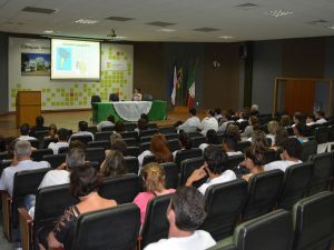 Campus Venda Nova recebe produtores rurais em palestras sobre leite e café