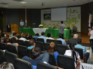 Campus Venda Nova recebe produtores rurais em palestras sobre leite e café