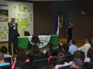 Estudantes e servidores lotam auditório na abertura da XI Jornada de Iniciação Científica