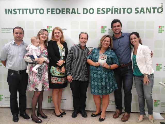 Alunos do Campus Guarapari lançam livro sobre fenômenos comportamentais nas organizações