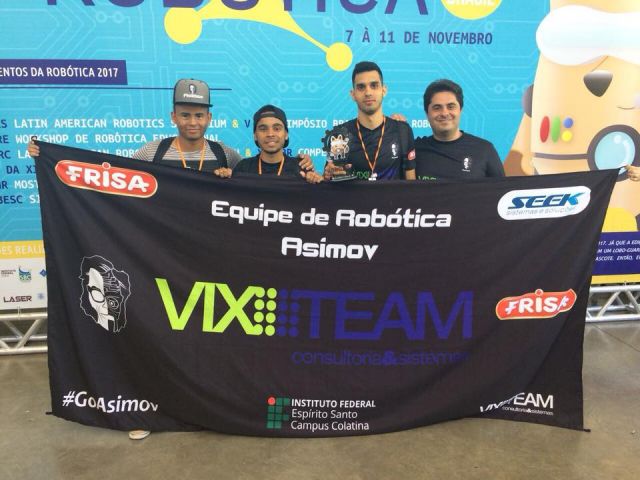 Equipe de robótica do Campus Colatina vence competição brasileira e latino-americana em três categorias