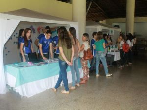 2014 - Alunos do curso de Administração do Campus Colatina realizam Feira de Marketing