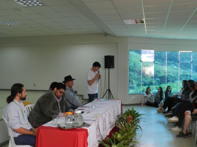 Mesa-redonda marca início dos trabalhos de núcleo intercampi de Agroecologia