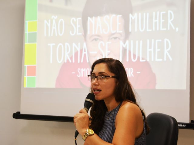 Mesa-redonda debate igualdade de gênero na Reitoria