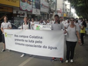 2015 - Passeata sobre uso consciente da água - Campus Colatina