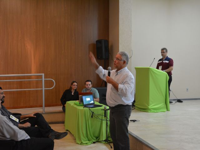 Representantes dos campi debatem sobre extensão e ações de comunicação em Santa Teresa