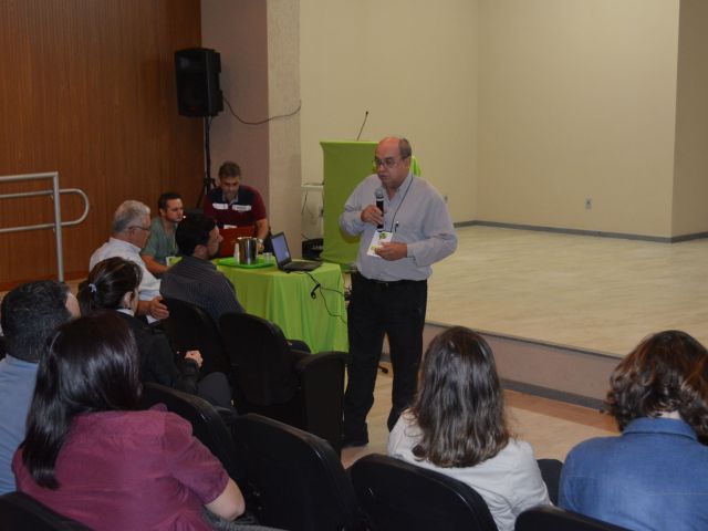 Representantes dos campi debatem sobre extensão e ações de comunicação em Santa Teresa