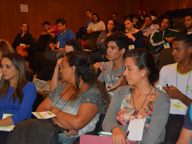 Representantes dos campi debatem sobre extensão e ações de comunicação em Santa Teresa