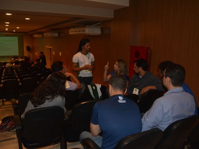 Representantes dos campi debatem sobre extensão e ações de comunicação em Santa Teresa