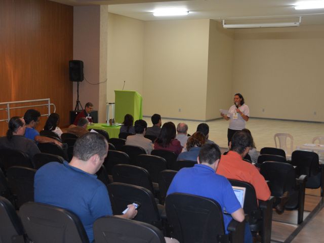 Representantes dos campi debatem sobre extensão e ações de comunicação em Santa Teresa