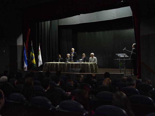 Cerimônia de posse dos novos diretores-gerais lota Teatro do Campus Vitória