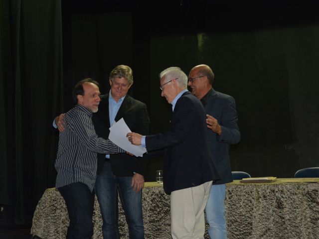 Cerimônia de posse dos novos diretores-gerais lota Teatro do Campus Vitória