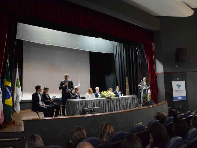 Teatro do Campus Vitória recebe aula inaugural do ProfEPT