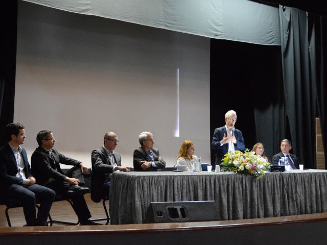 Teatro do Campus Vitória recebe aula inaugural do ProfEPT