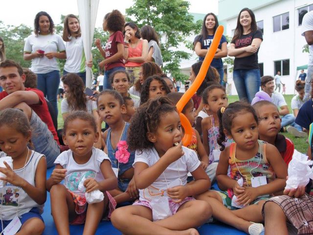 Campus São Mateus recebe 121 crianças para programação especial