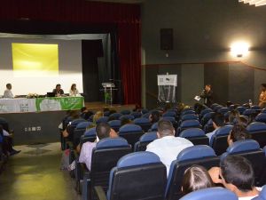 Debate e palestra marcam o primeiro dia do 5º Seminário das Especializações Proeja e EPT