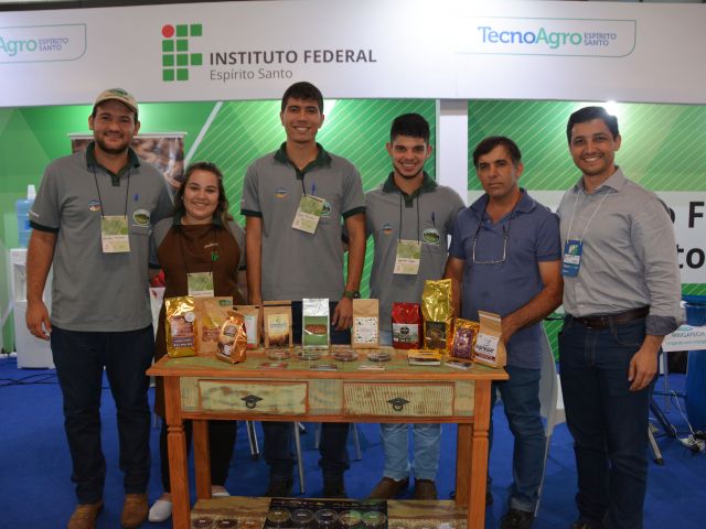 Alunos e professores apresentam produtos e protótipos no TecnoAgro