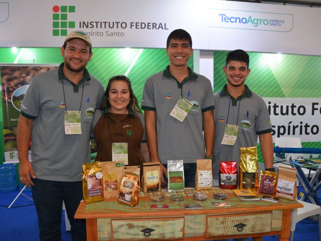 Alunos e professores apresentam produtos e protótipos no TecnoAgro