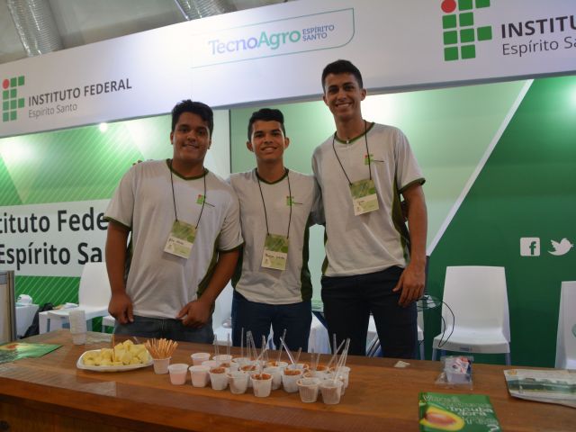 Alunos e professores apresentam produtos e protótipos no TecnoAgro