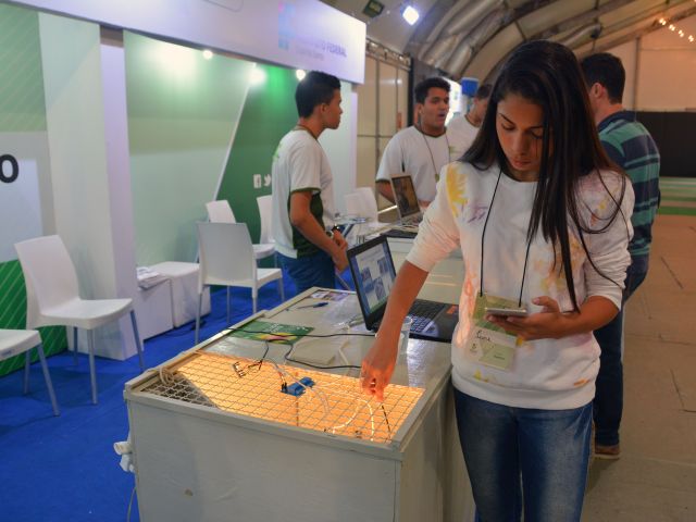 Alunos e professores apresentam produtos e protótipos no TecnoAgro